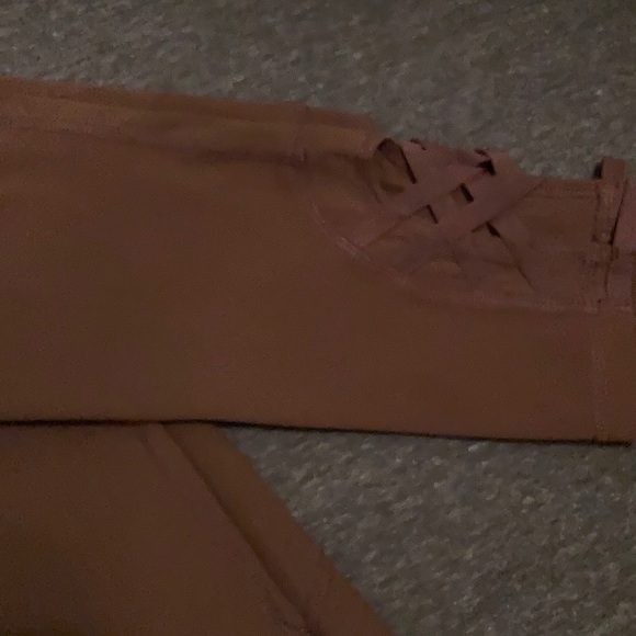 Pink blush crop maternity workout leggings - Picture 3 of 3